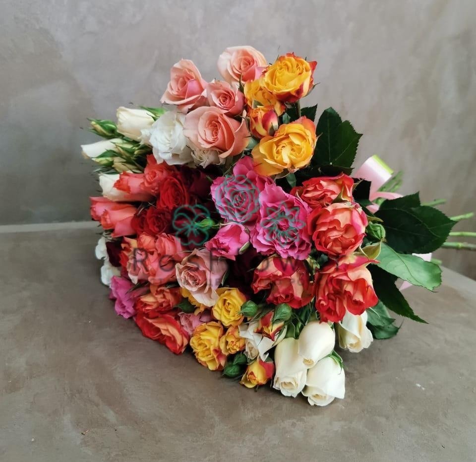 Букет цветов из: Розы в Бохане