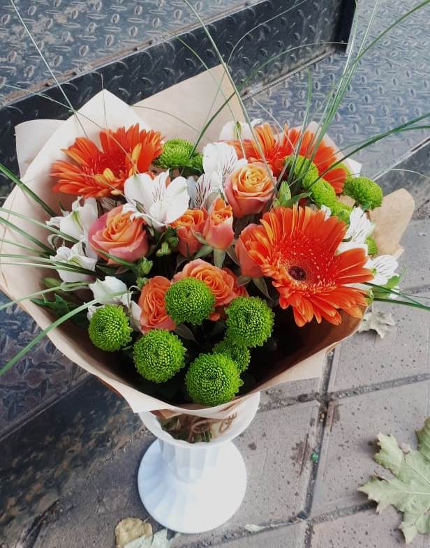 Букет цветов из: Герберы, Хризантемы, Альстромерии и Розы в Бохане