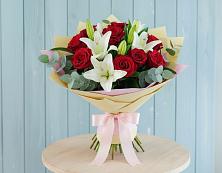 Букет цветов из:  Лилии и Розы в Бохане