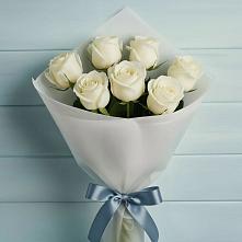 Букет 7 Белых роз Эдлесс Лав в Бохане