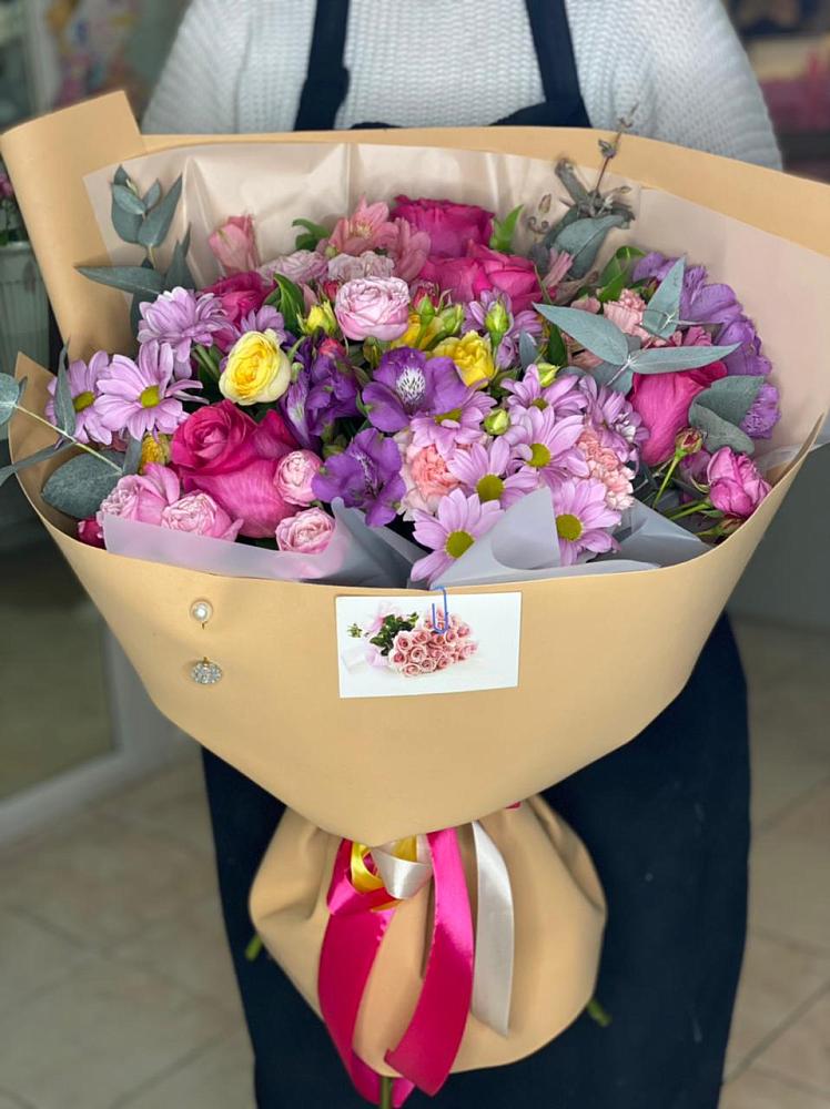 Букет цветов из: Хризантемы, Гвоздики и Альстромерии в Бохане