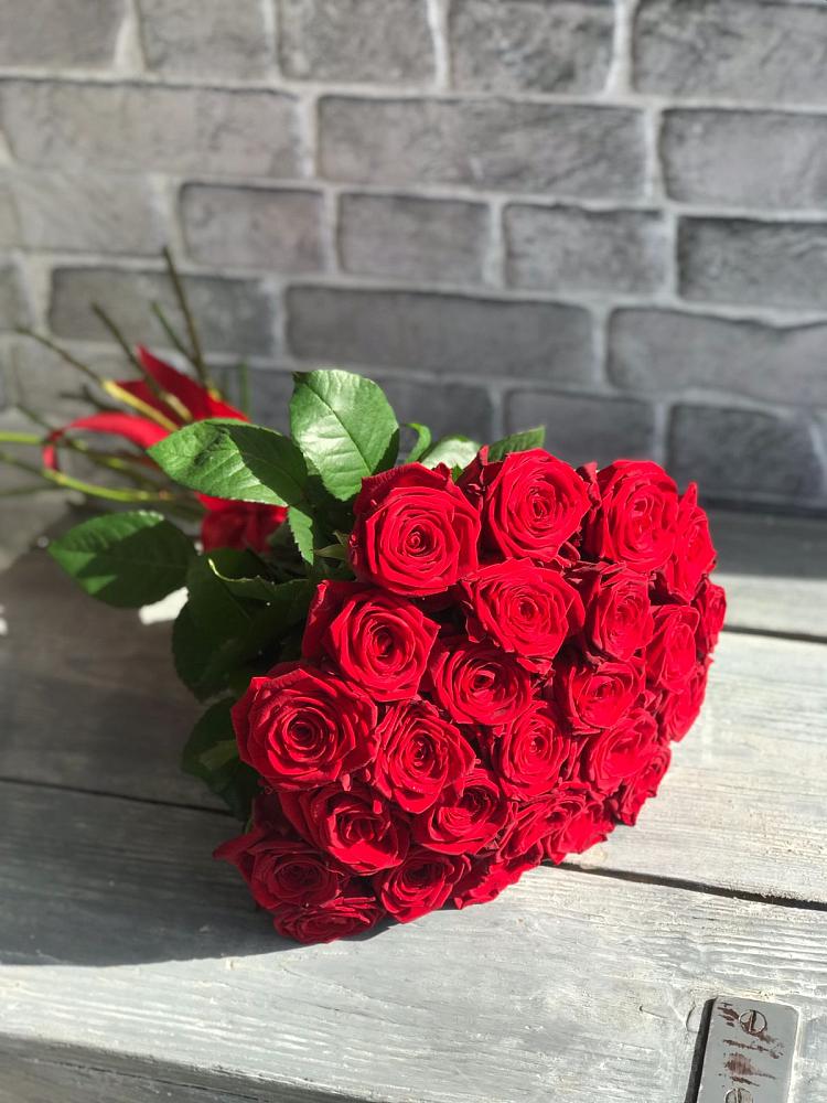 Букет Красные розы Фридом в Бохане