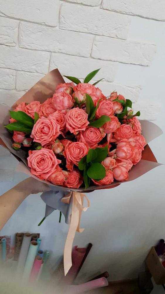 Букет цветов из: Розы в Бохане