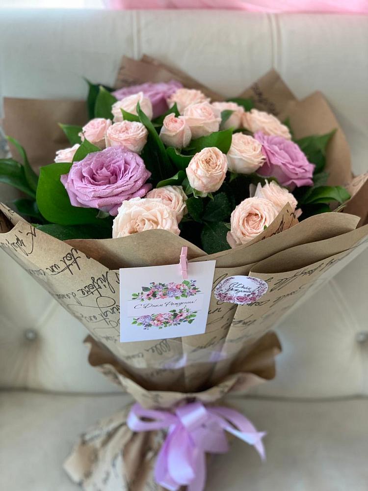 Букет цветов из: Розы в Бохане