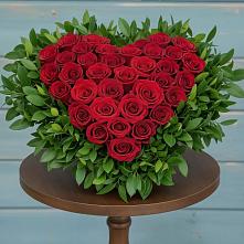 Цветочная композиция из Розы в виде сердца в Бохане