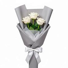 Букет 3 белые розы в Бохане