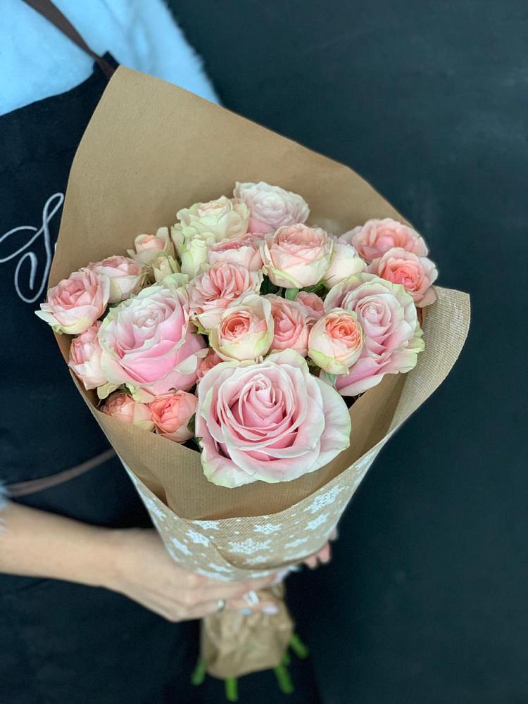 Букет цветов из: Хризантемы и Розы в Бохане