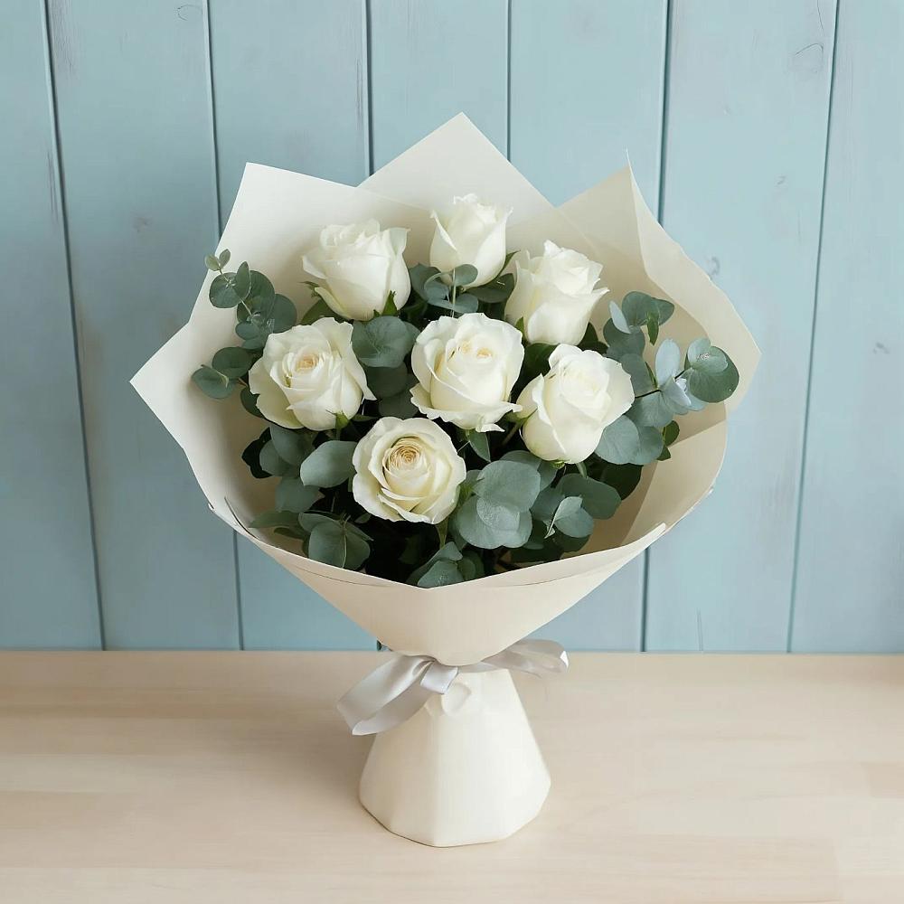 Букет Белые розы в Эвкалипте в Бохане