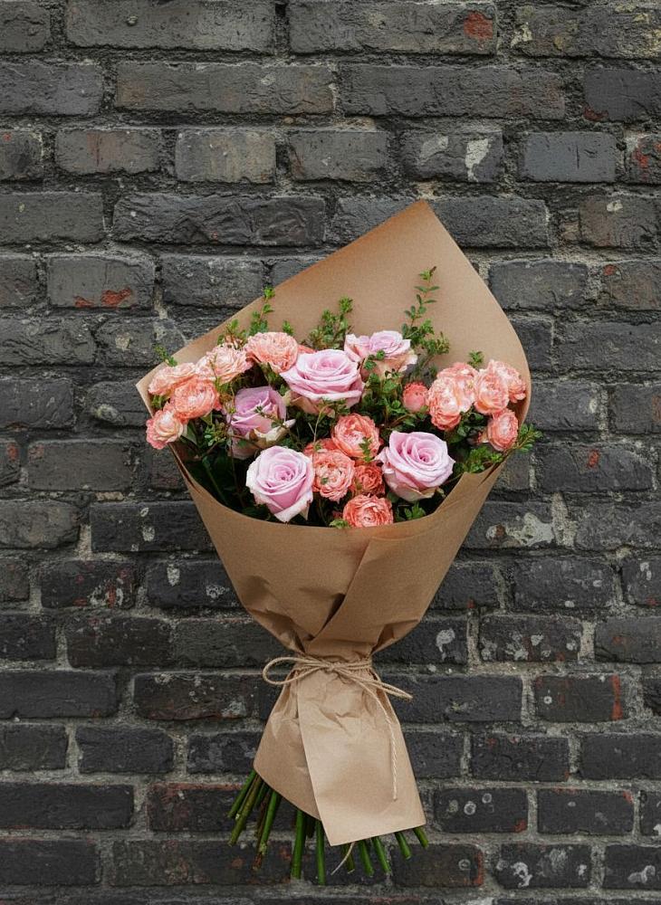 Букет цветов из: Розы в Бохане