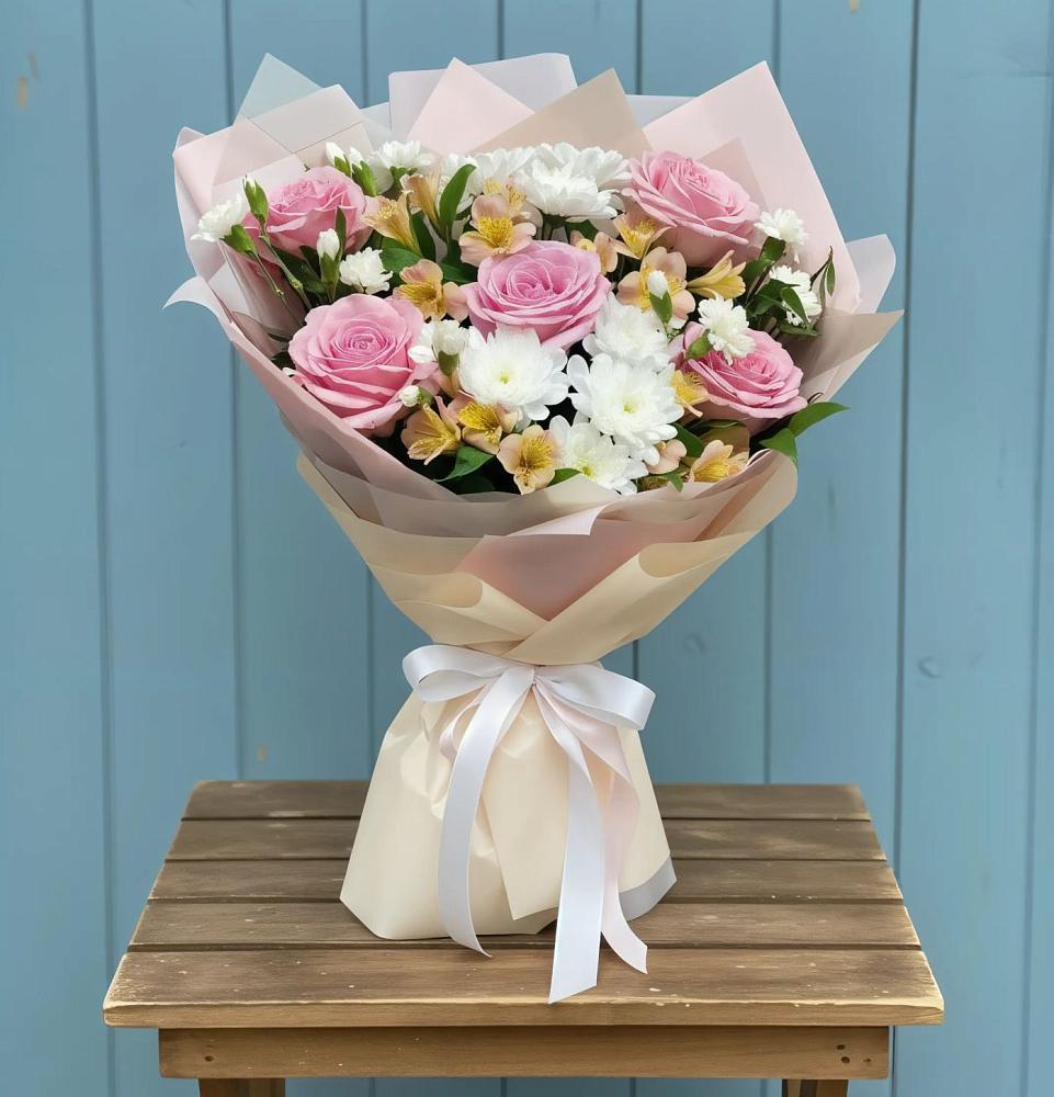 Букет цветов из: Гвоздики, Орхидеи и Розы в Бохане