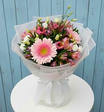 Букет цветов из:  Герберы, Альстромерии и Лизиантусы #REPLACE_PRED# Бохане