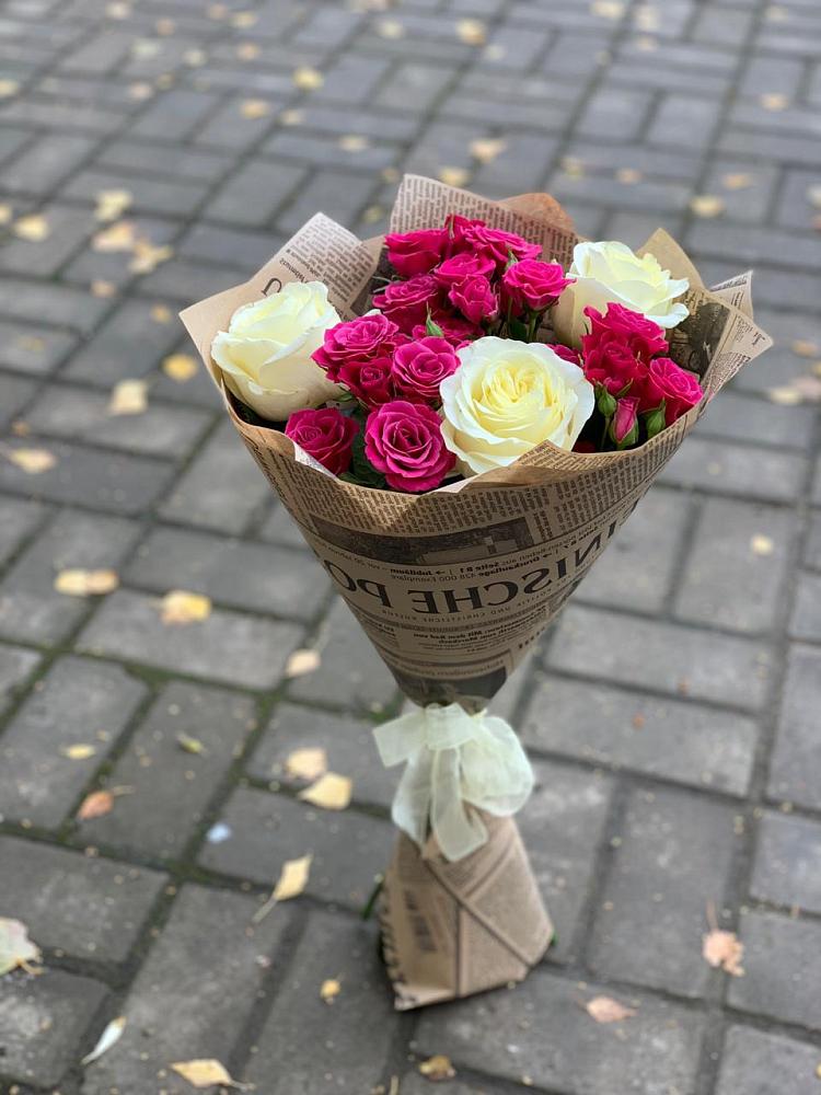 Букет цветов из: Розы в Бохане