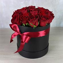 Цветочная композиция из Розы в шляпной коробке в Бохане