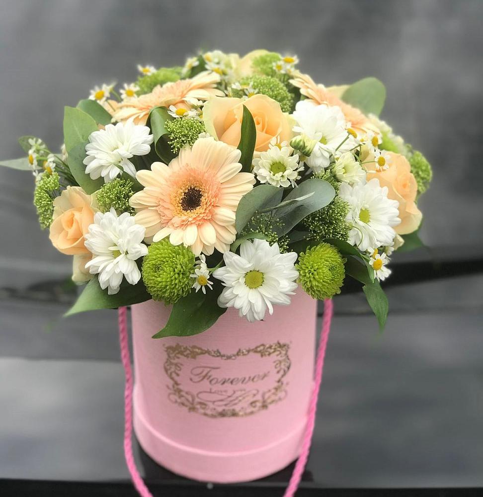 Цветочная композиция из Розы, Герберы и Хризантемы в шляпной коробке в Бохане