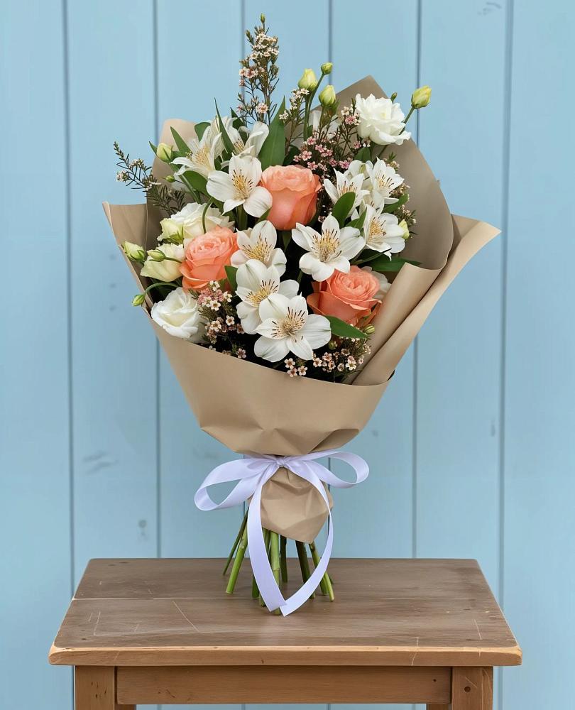 Букет цветов из: Альстромерии, Лизиантусы, Розы и Хризантемы в Бохане